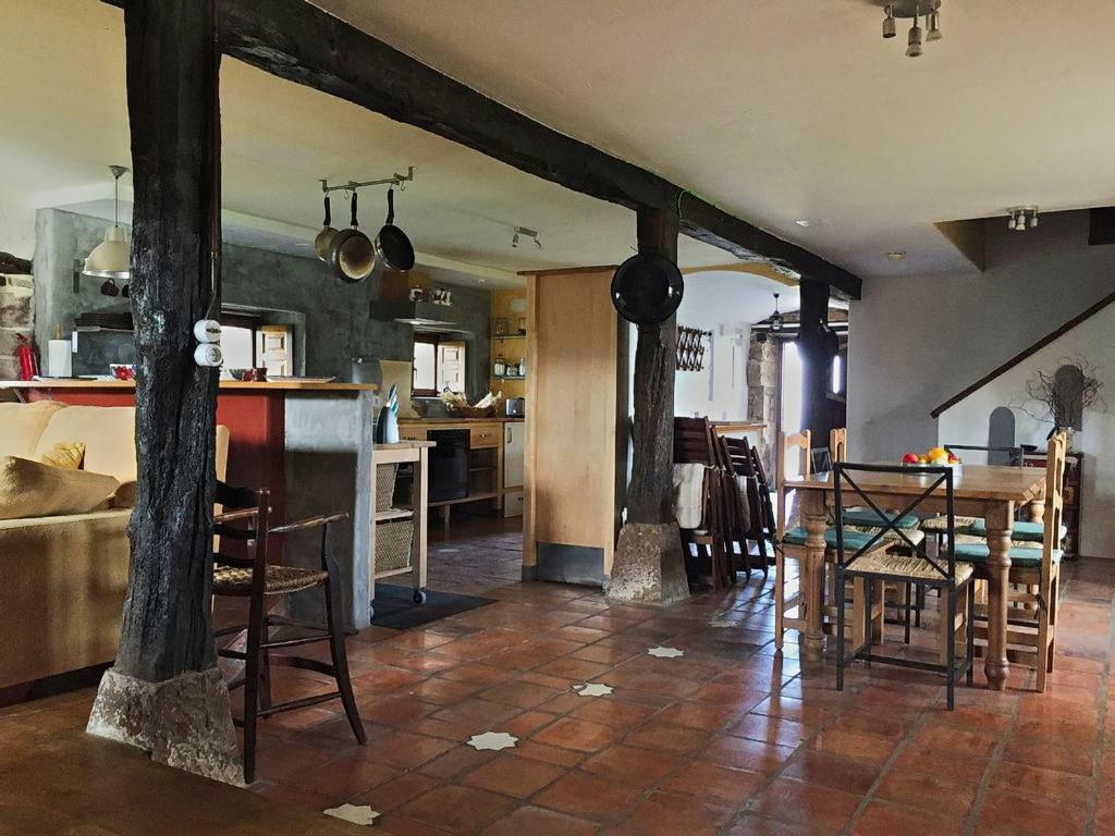 Гостевой дом La Casa Del Chileno Льерганес Экстерьер фото